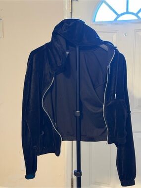 No Boundaries Black Velvet Zip Bomber Jacket - Women